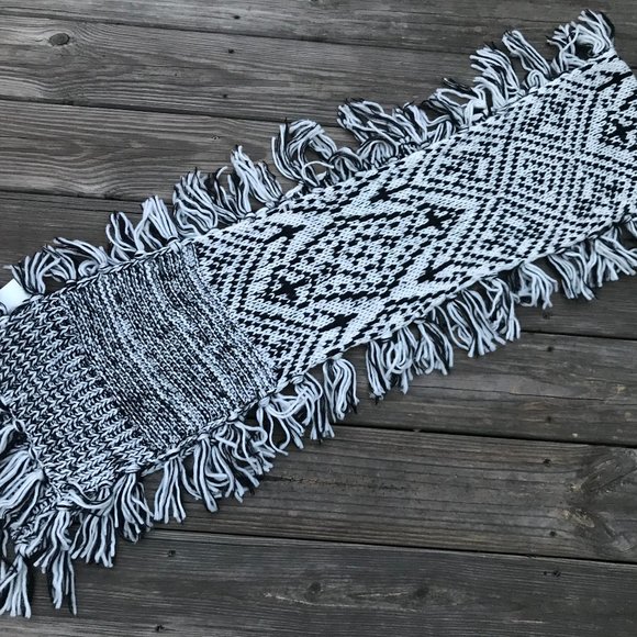 Bcbgeneration Women Scarf Black and white knit lon - Picture 2 of 14